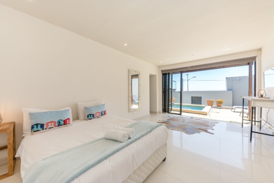 4 Bedroom Property for Sale in Green Point Western Cape